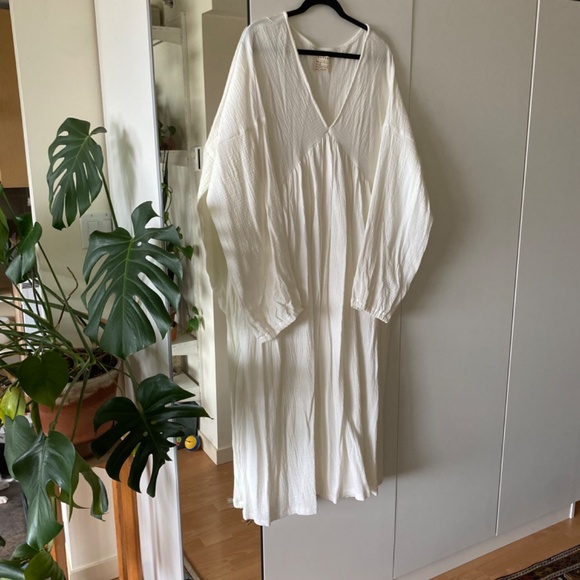 Boheme White Maxi Dress - Picture 3 of 4